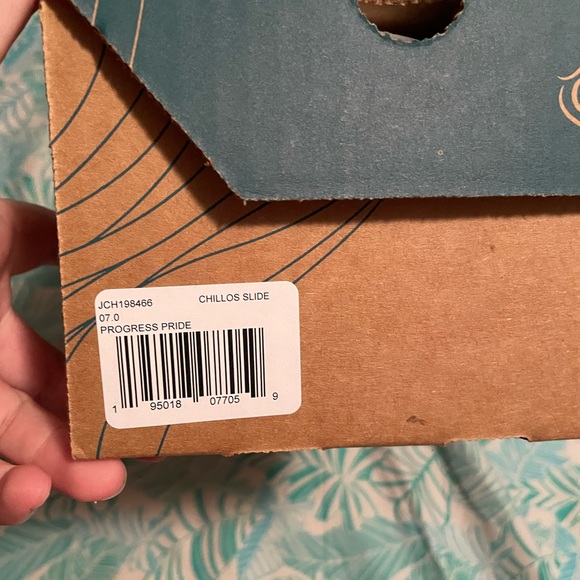 Rainbow pride chacos chillos - Picture 2 of 2